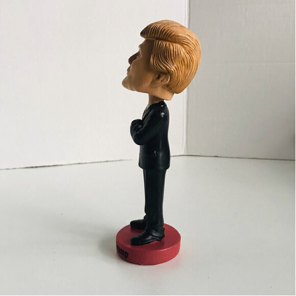 NIB - Donald Trump Bobblehead, 45th President of the United States. - Picture 3 of 15